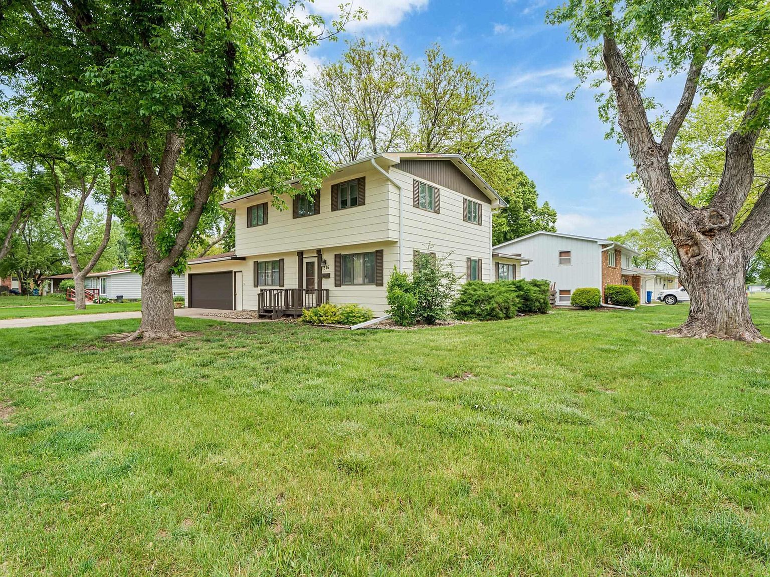 316 Sycamore Ave Vermillion, SD 57069 - Thumbnail 5