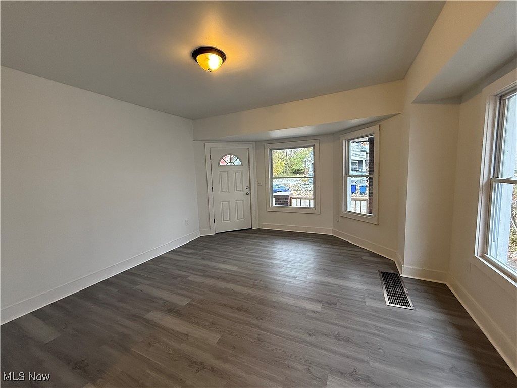 2816 E 117th St Cleveland, OH 44120 - Thumbnail 5