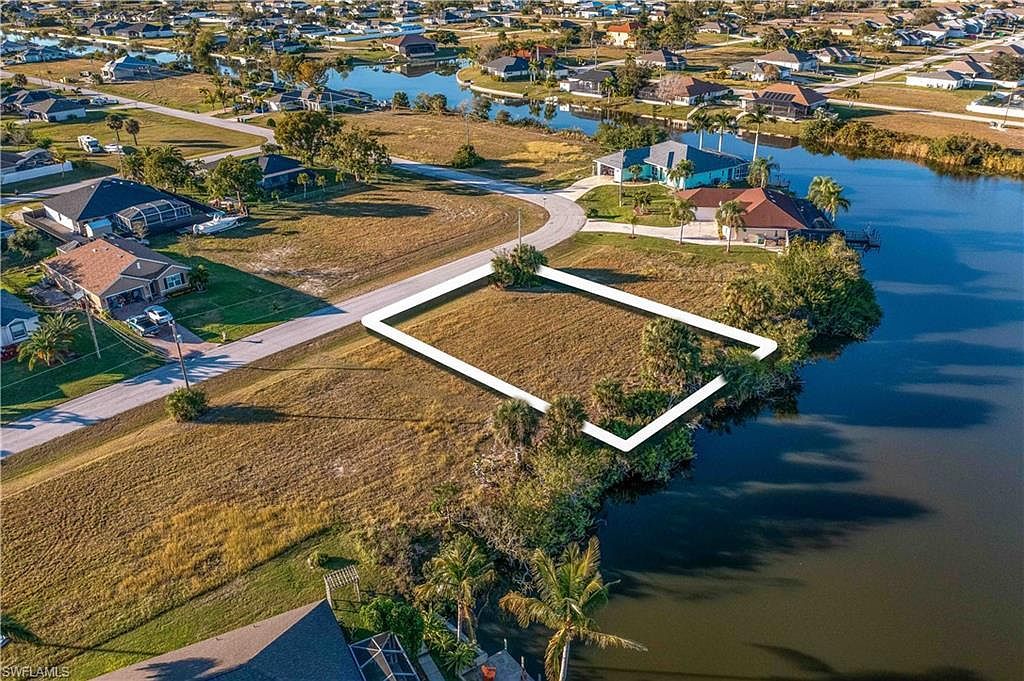 907 NW 19th Pl Cape Coral, FL 33993 - Thumbnail 5