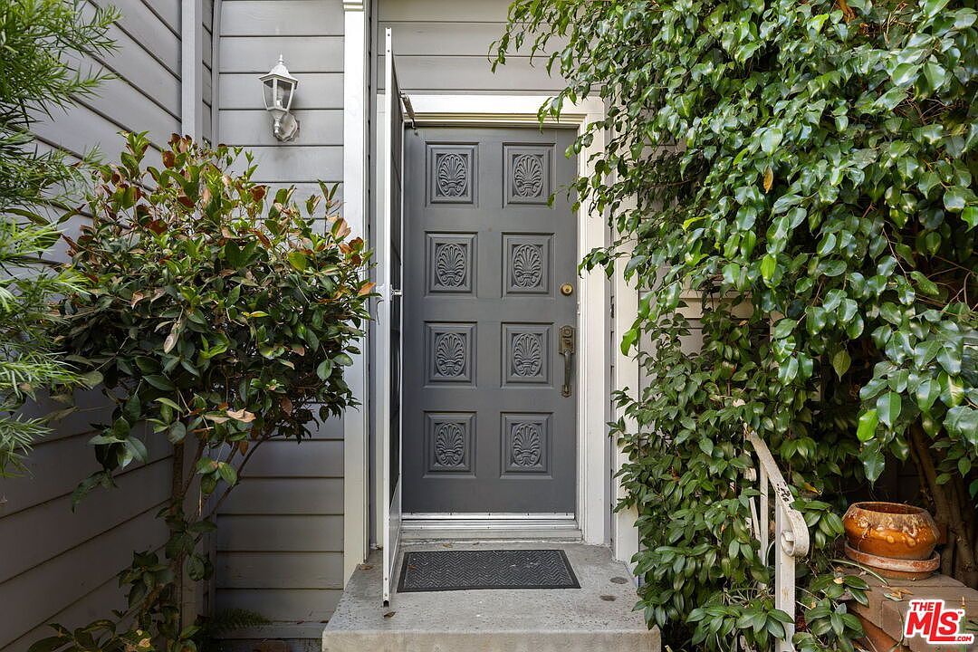 18135 Burbank Blvd UNIT 6 Tarzana, CA 91356 - Thumbnail 5