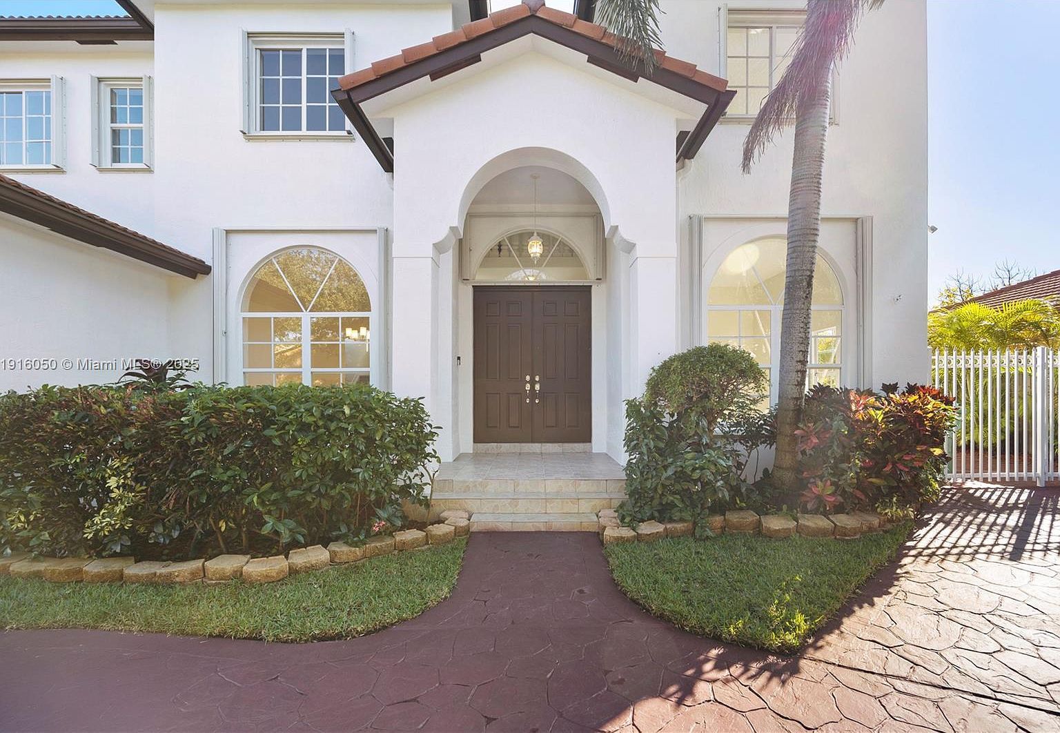 7830 NW 161st Ter Miami Lakes, FL 33016 - Thumbnail 5