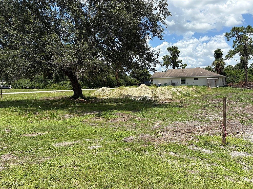 3734 Kemper St Fort Myers, FL 33905 - Thumbnail 5
