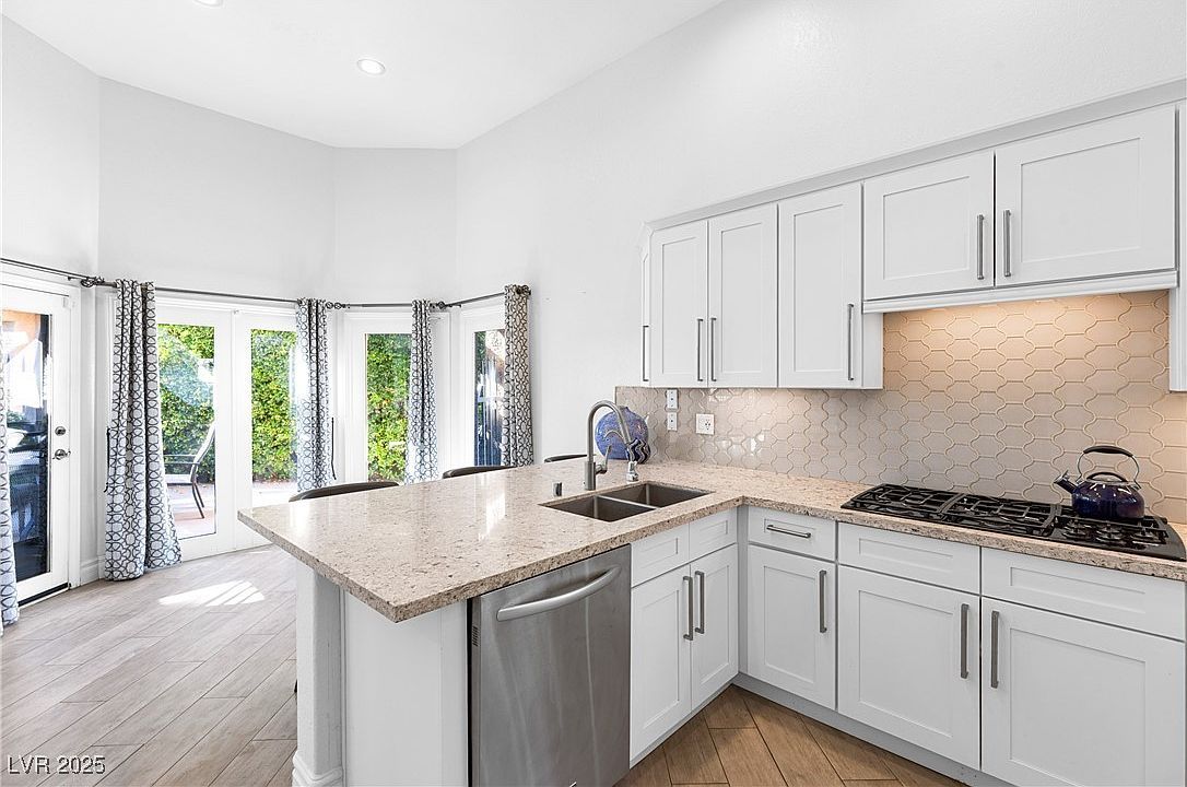 7283 Mission Hills Dr Las Vegas, NV 89113 - Thumbnail 5