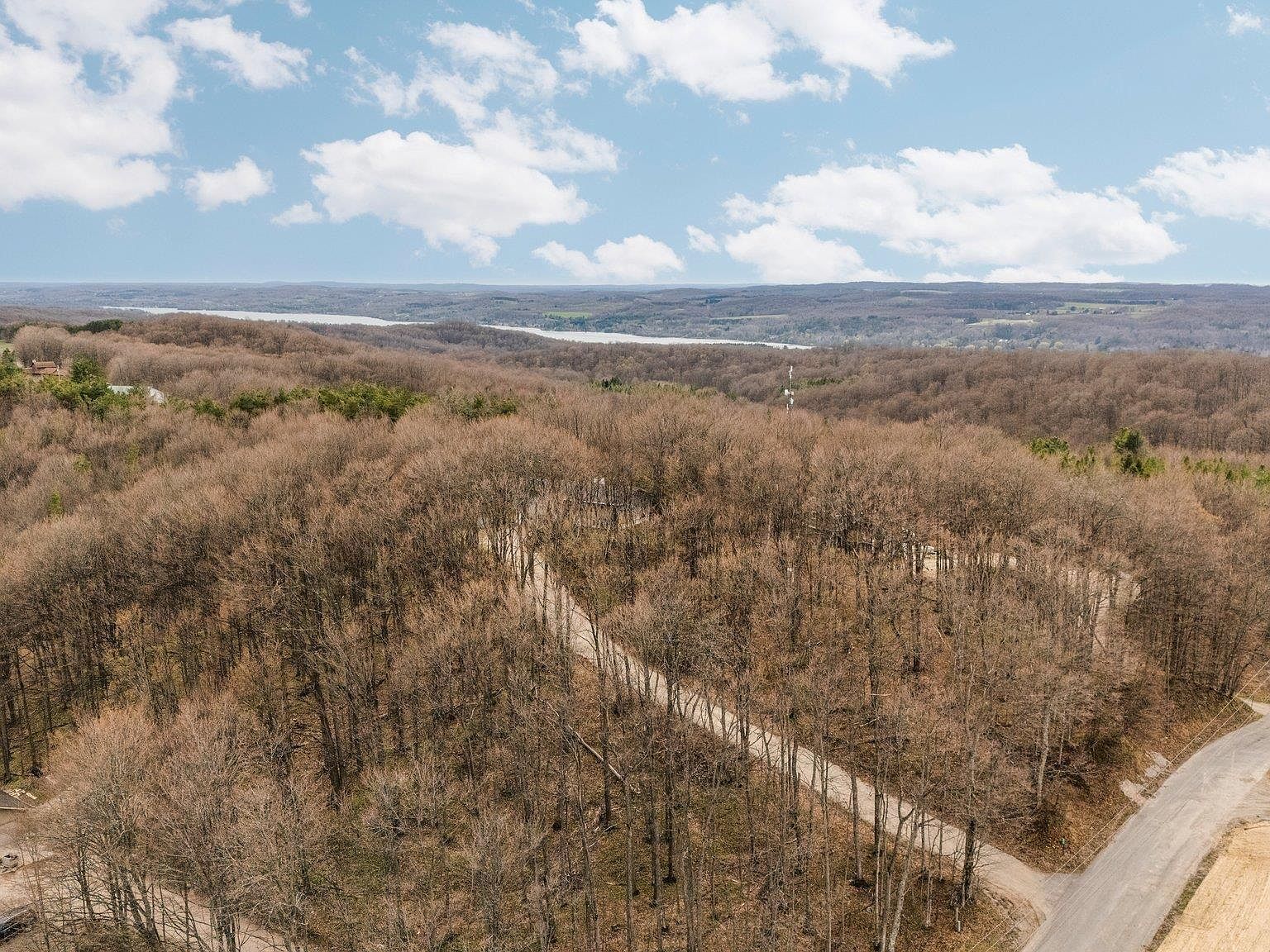 8822 E Bahle Rd Suttons Bay, MI 49682 - Thumbnail 5