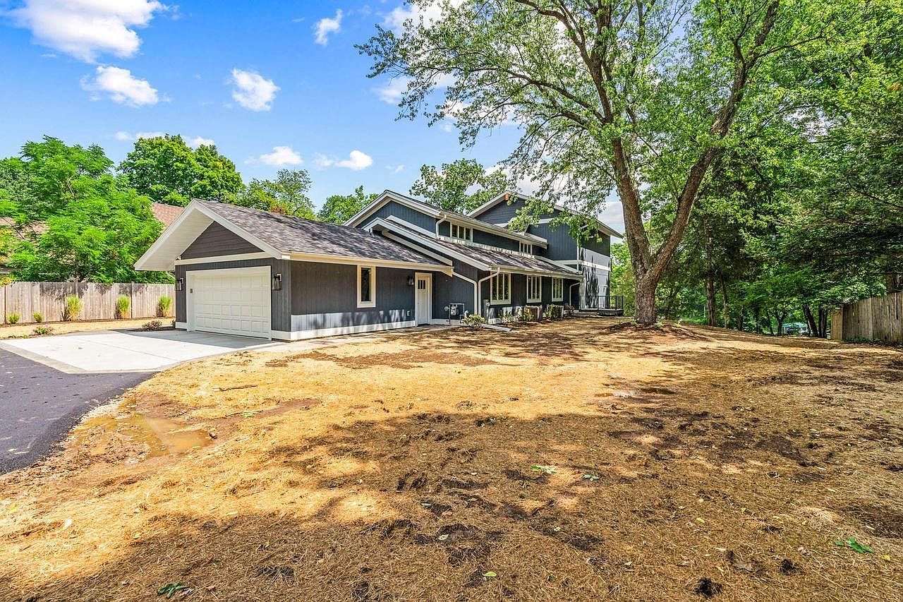 2828 N Interlaken Dr Oconomowoc, WI 53066 - Thumbnail 5