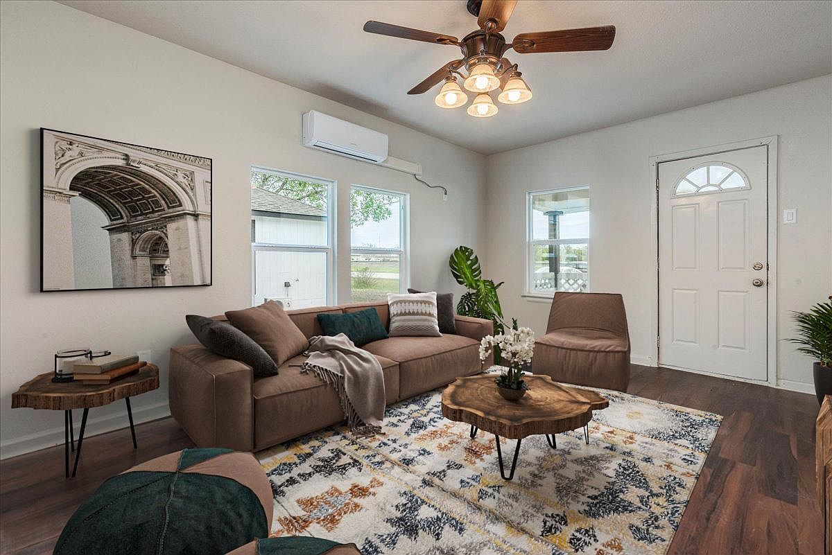 112 Gazley St Smithville, TX 78957 - Thumbnail 5