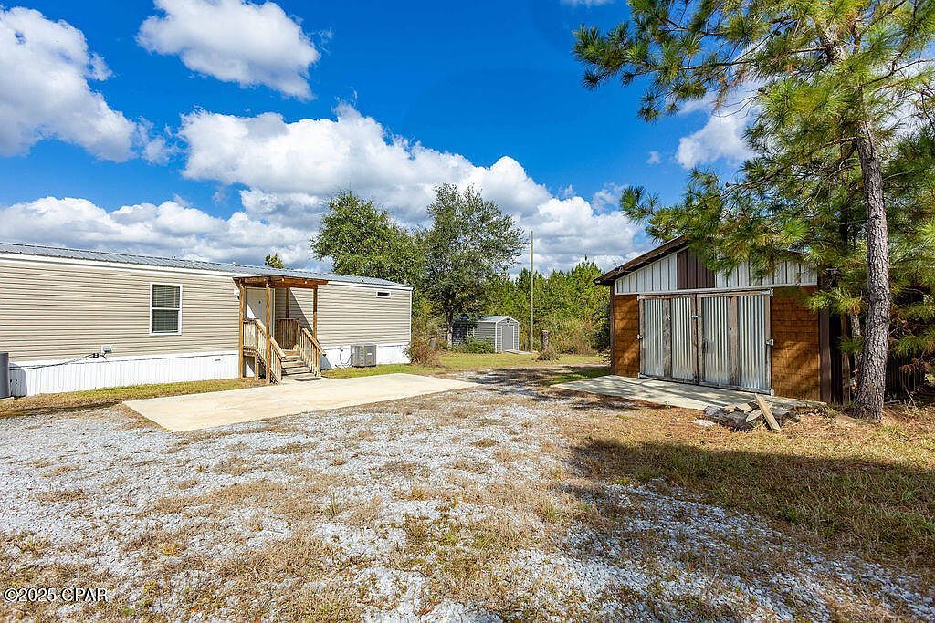 2437 Gilberts Mill Rd Chipley, FL 32428 - Thumbnail 5