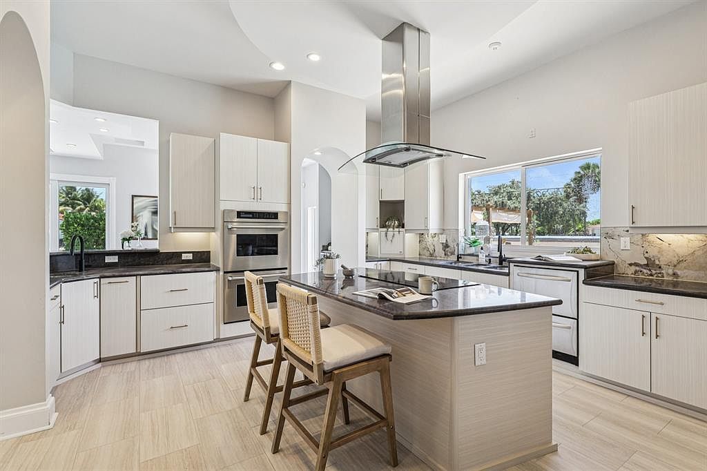 3900 NE 23rd Ter Lighthouse Pt, FL 33064 - Thumbnail 5