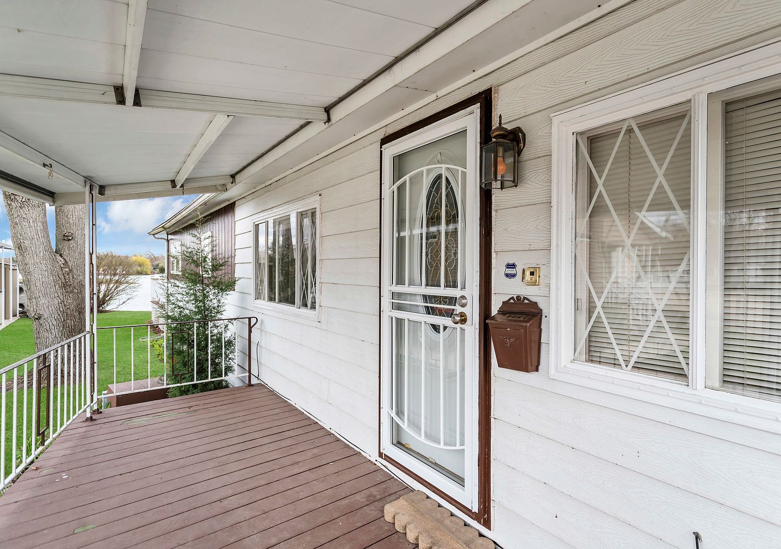 1053 Lakeview Rd Elgin, IL 60123 - Thumbnail 5