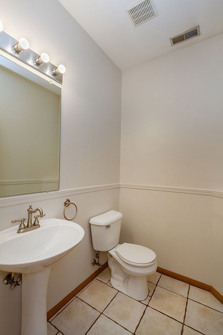 1244 Brookdale Dr #1244 Carpentersville, IL 60110 - Thumbnail 5