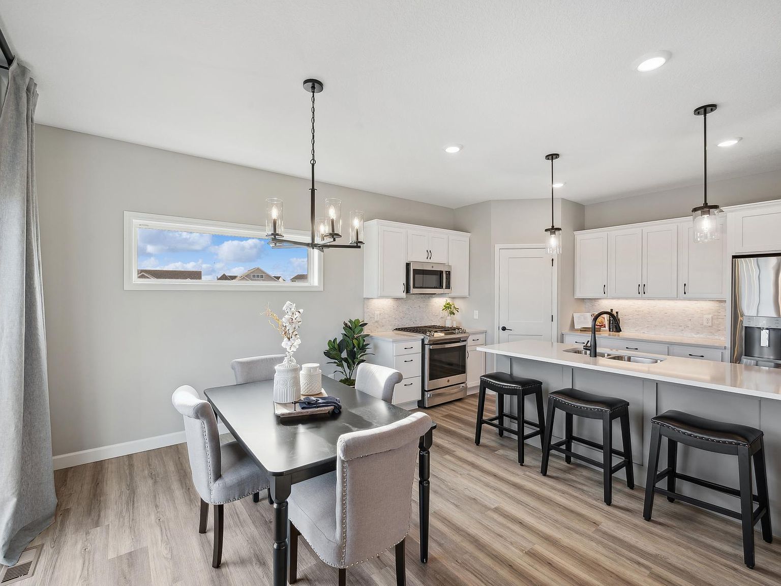 7810 Bridgewater Ct Rockford, MN 55373 - Thumbnail 5