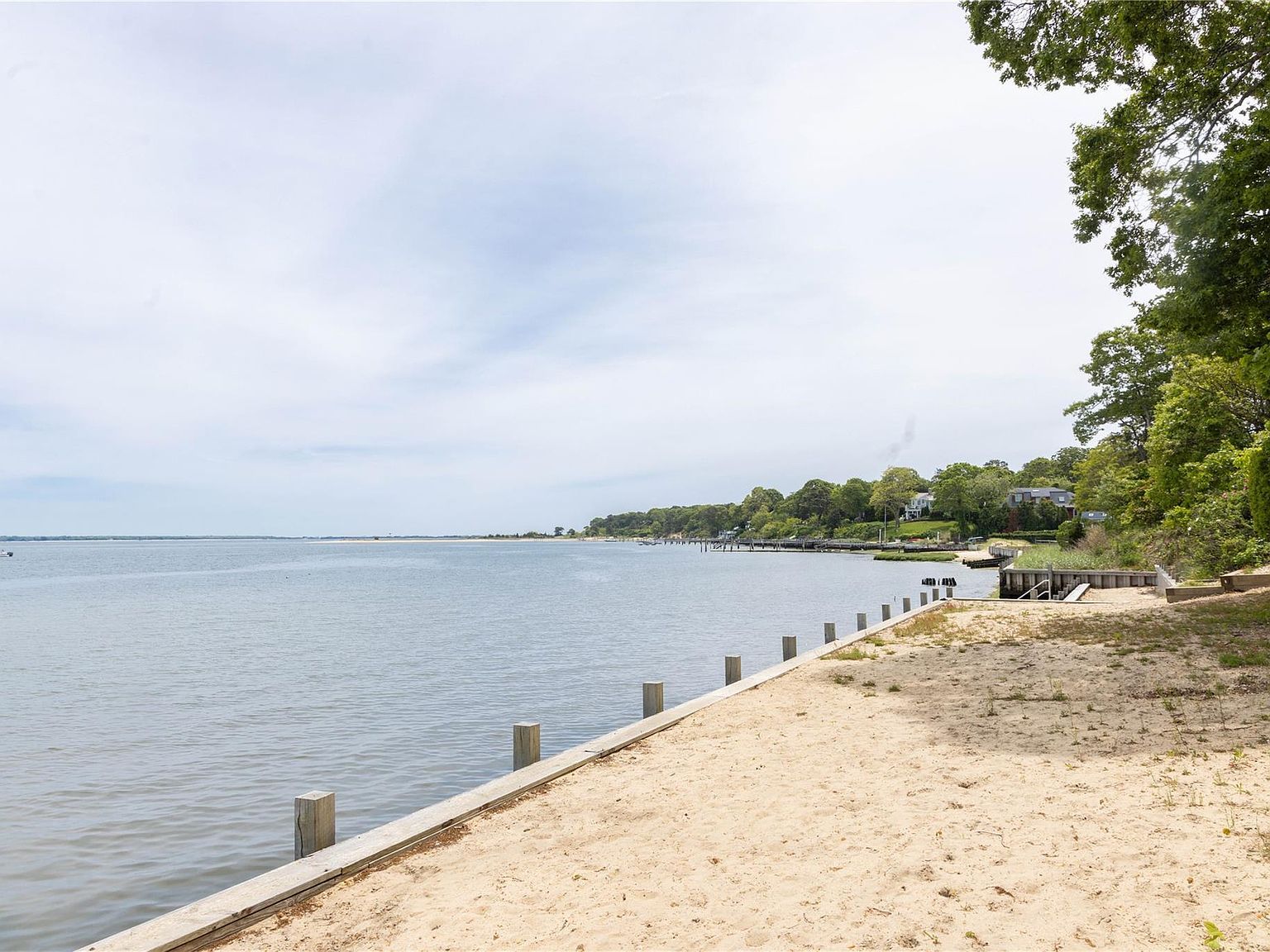 6 Bay View Dr Hampton Bays, NY 11946 - Thumbnail 5