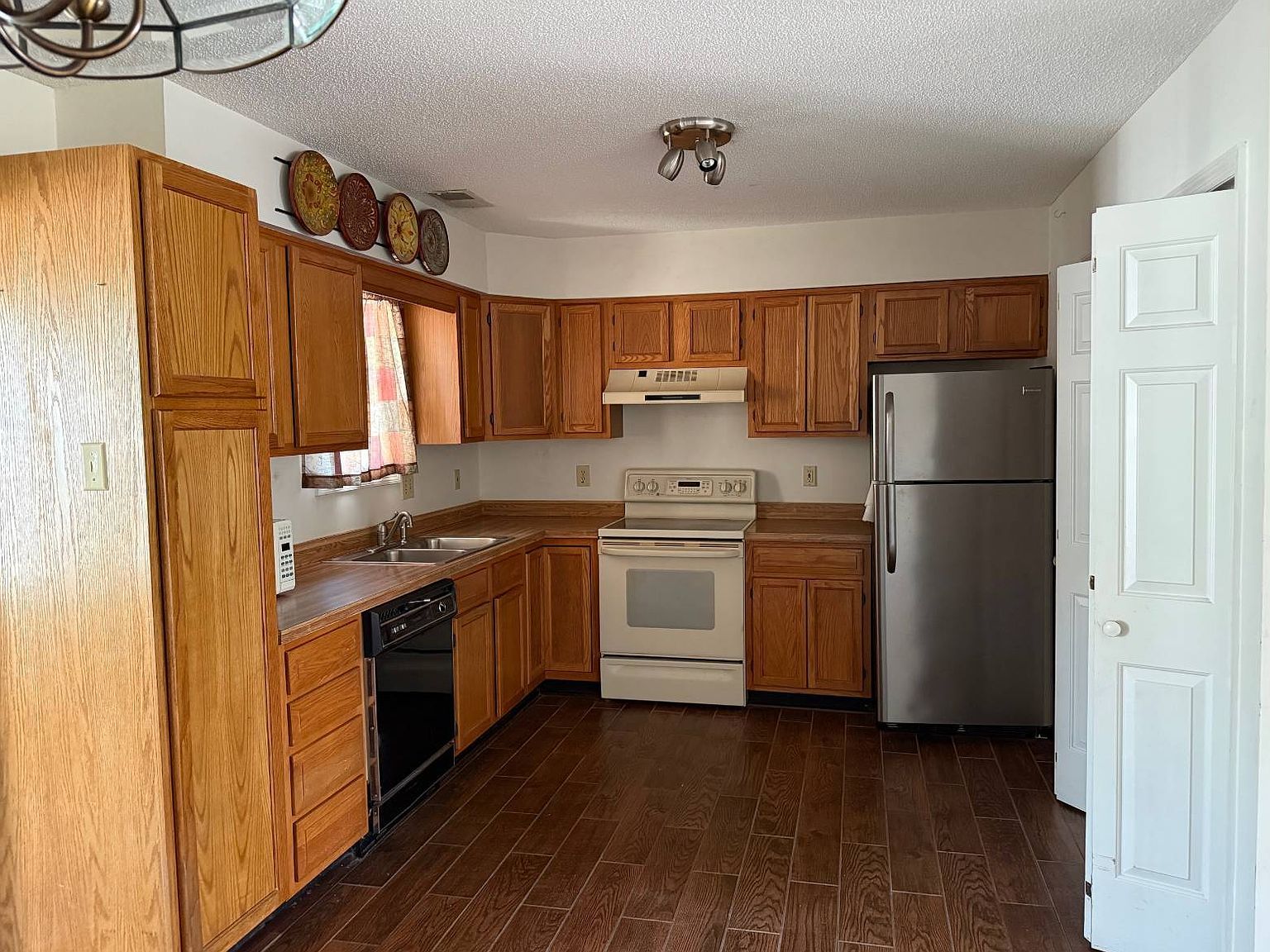 349 Robin Hood Cir Little River, SC 29566 - Thumbnail 5