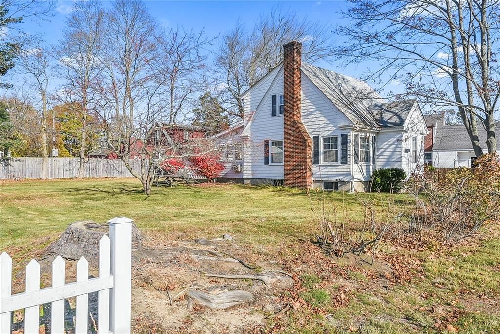 19 Sevilla Ave Warwick, RI 02889 - Thumbnail 5