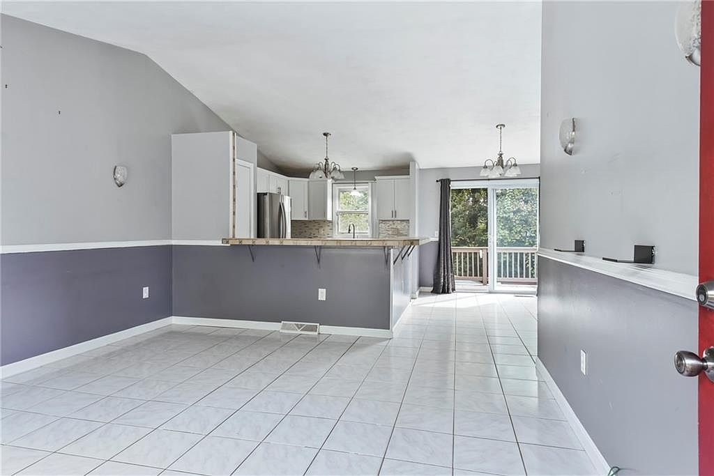 120 Eastgate Dr Warwick, RI 02886 - Thumbnail 5