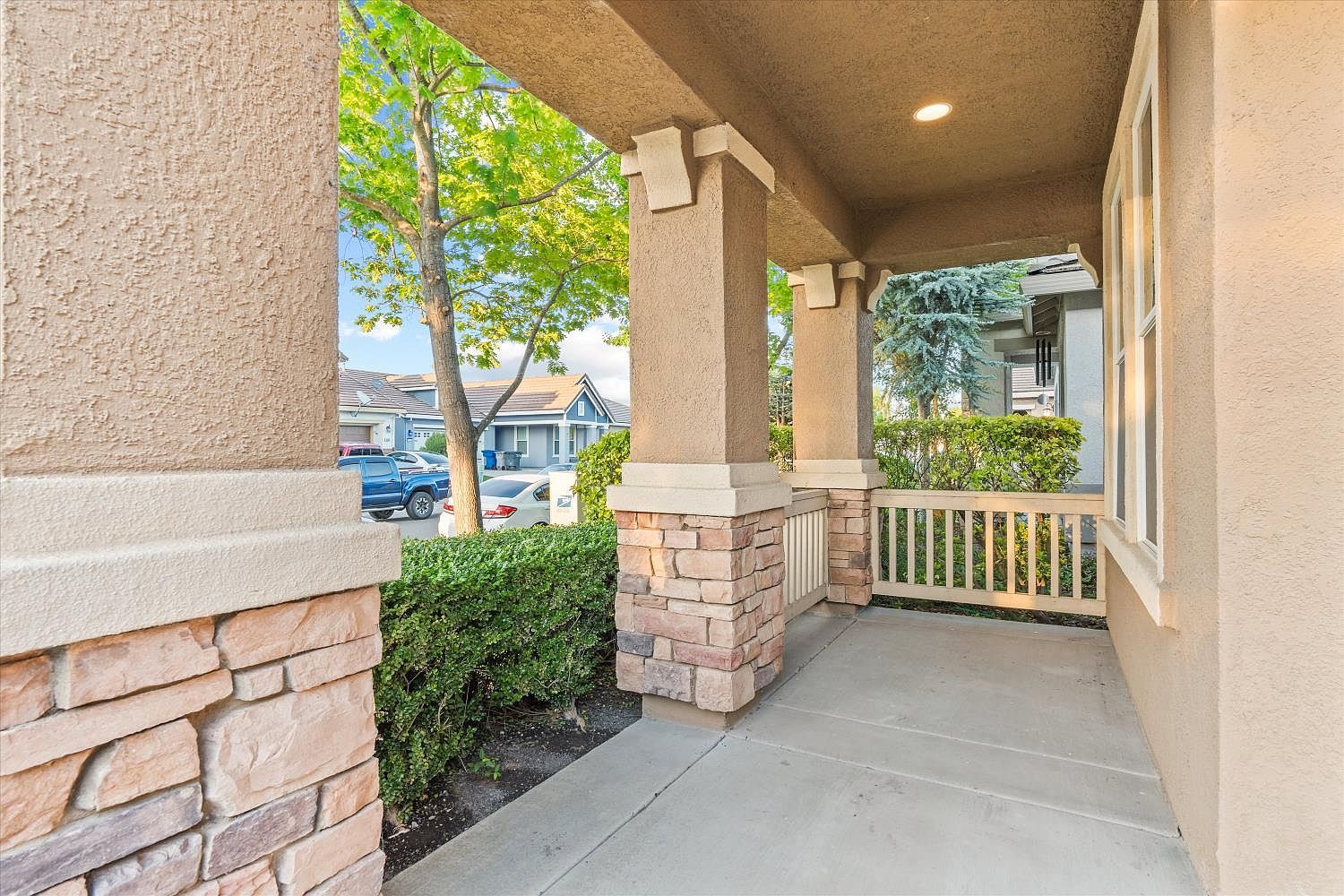 1642 Vosspark Way Sacramento, CA 95835 - Thumbnail 5