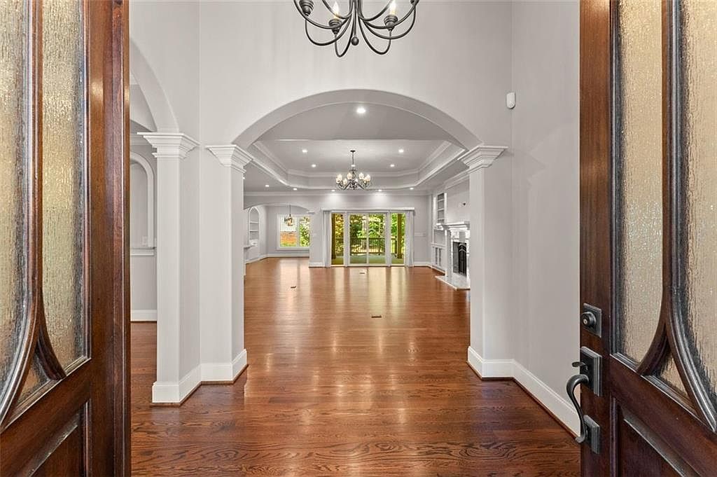 5816 Chamblee Dunwoody Rd Dunwoody, GA 30338 - Thumbnail 5