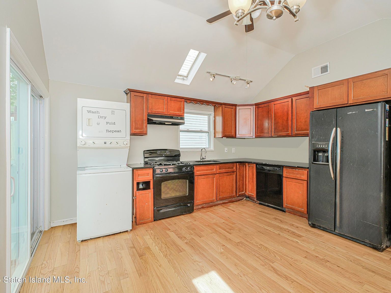 118 Baden Pl Staten Island, NY 10306 - Thumbnail 5