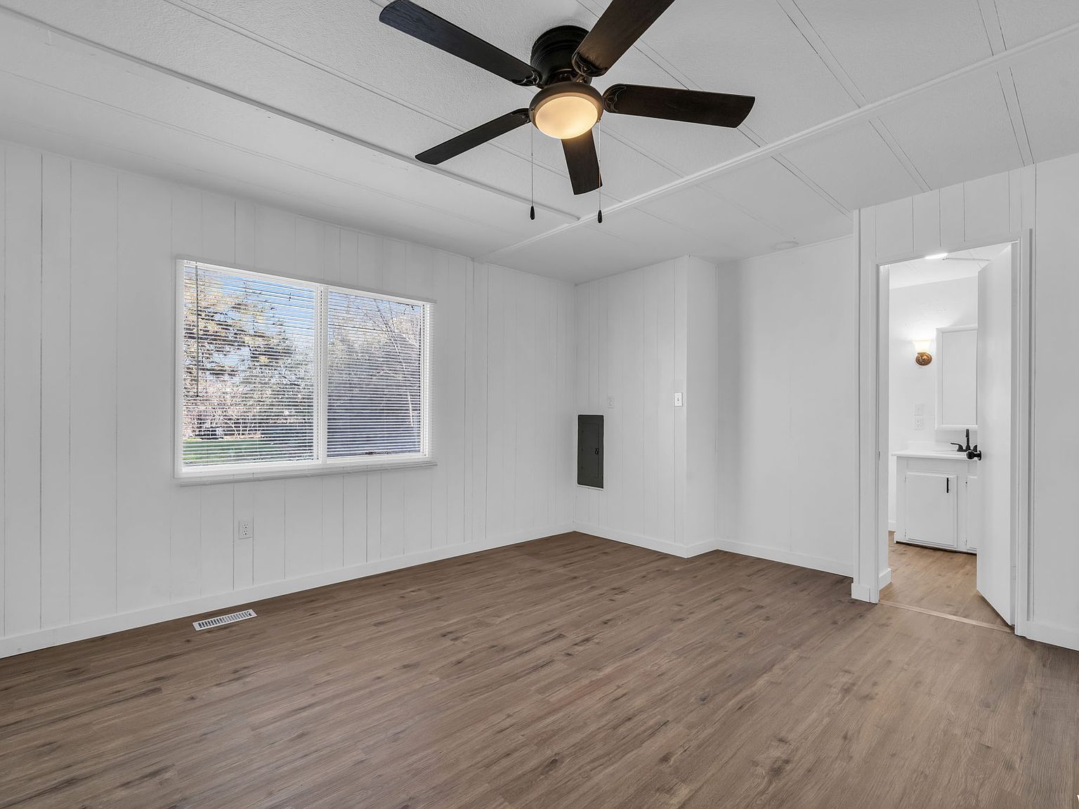 874 S Meridian Cir W Salt Lake City, UT 84123 - Thumbnail 5