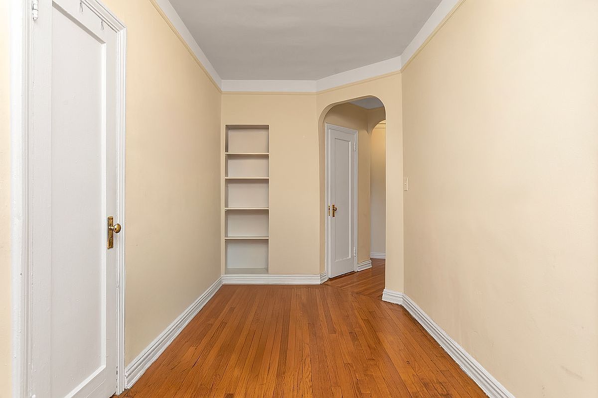 79-01 35th Ave #2B Jackson Heights, NY 11372 - Thumbnail 5