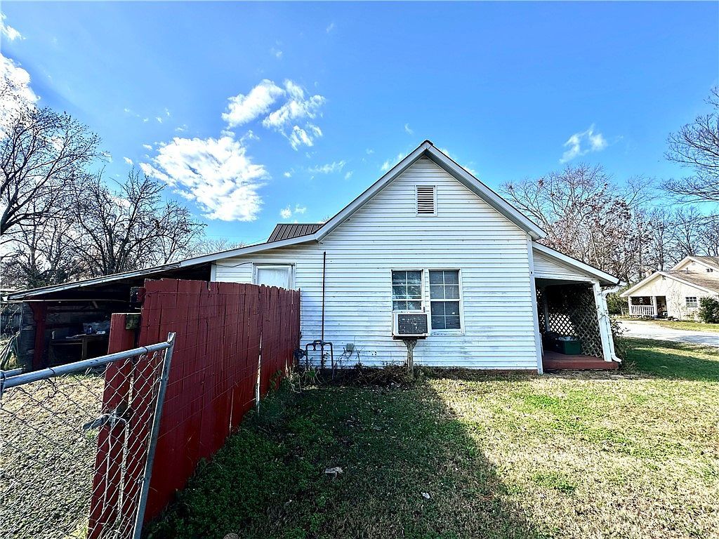 111 W Cleveland St Prairie Grove, AR 72753 | Single Family