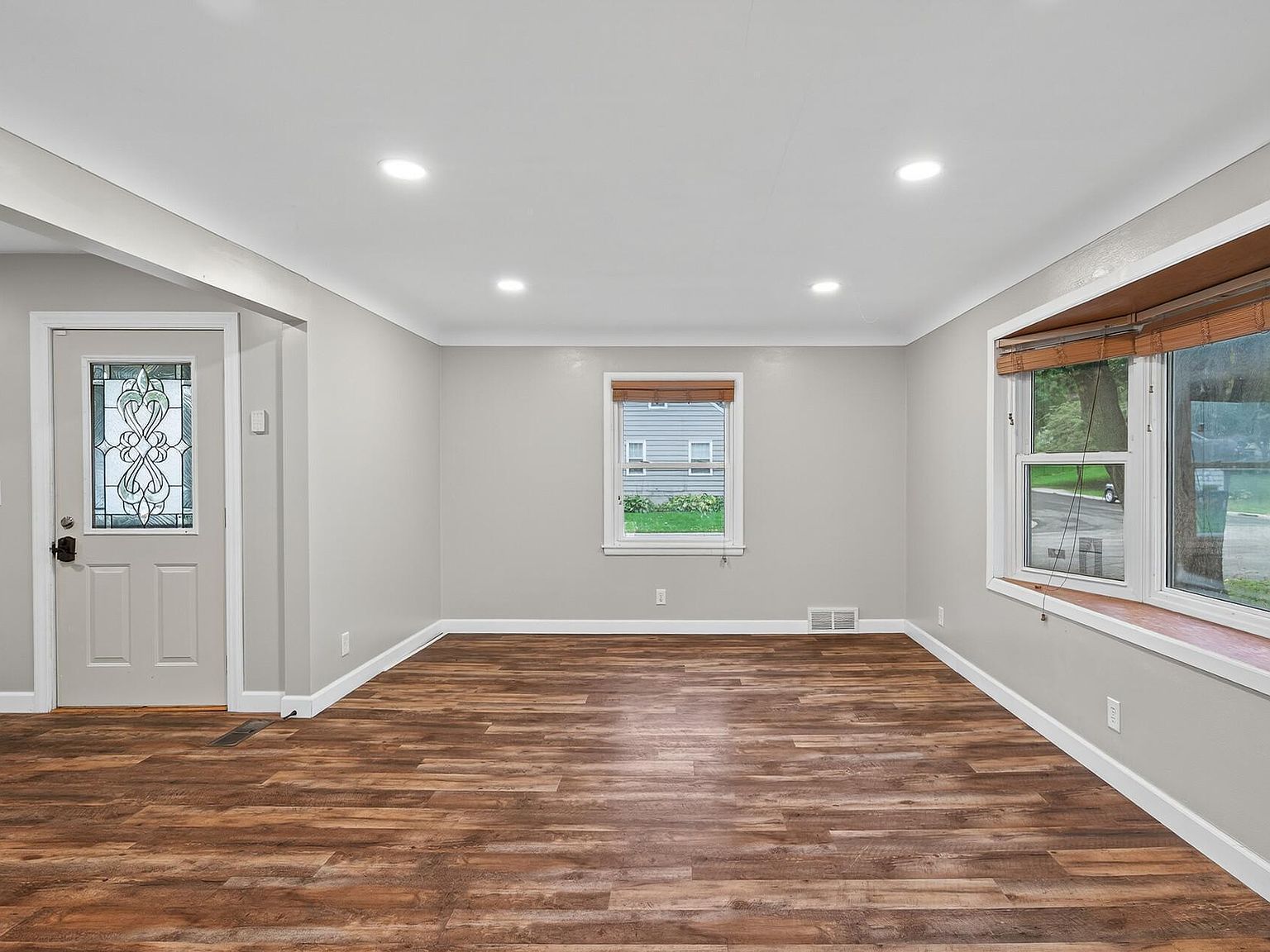 1172 Ottawa Ave West Saint Paul, MN 55118 - Thumbnail 5