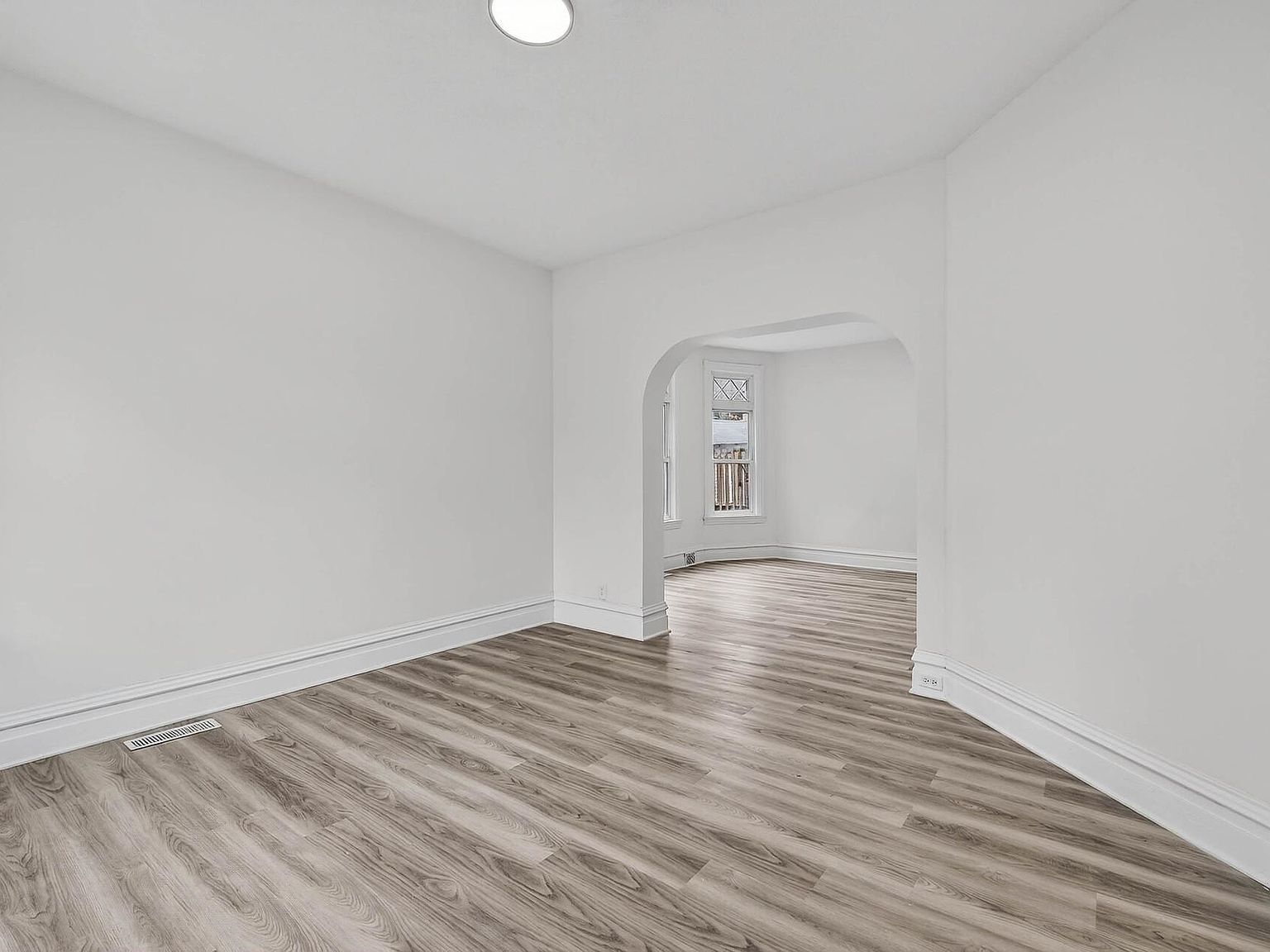 1181 Raymond Ave Saint Paul, MN 55108 - Thumbnail 5