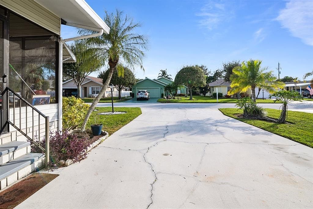 2853 SW Versailles Ter Stuart, FL 34997 - Thumbnail 5