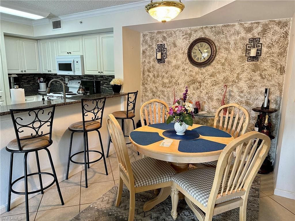 1210 Wildwood Lakes Blvd APT 203 Naples, FL 34104 - Thumbnail 5