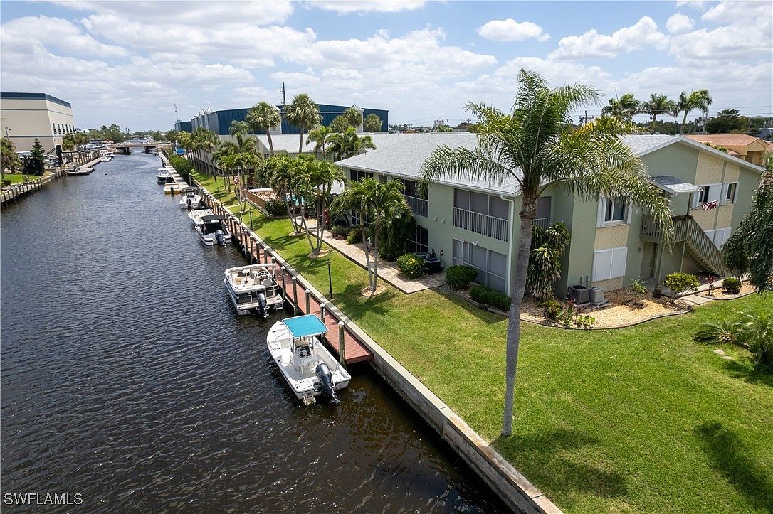 1409 SE 46th Ln APT 105 Cape Coral, FL 33904 - Thumbnail 5