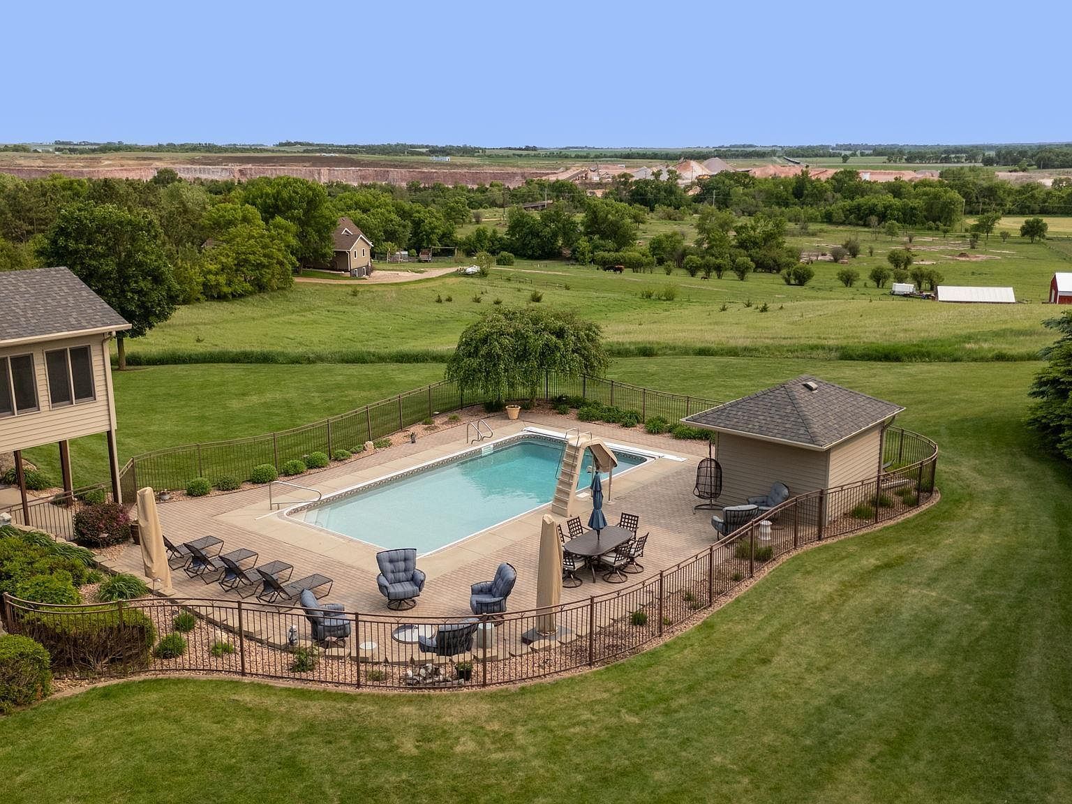 809 W 3rd St Dell Rapids, SD 57022 - Thumbnail 5