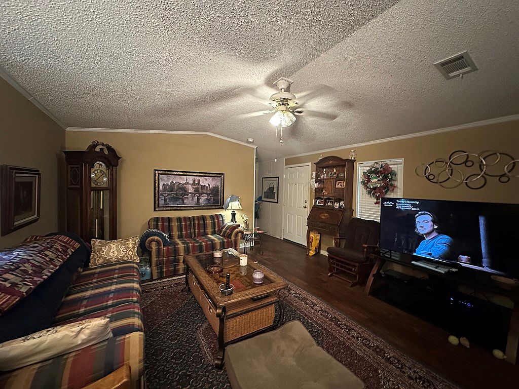 944 Whispering Pine Ln Lufkin, TX 75901 - Thumbnail 5