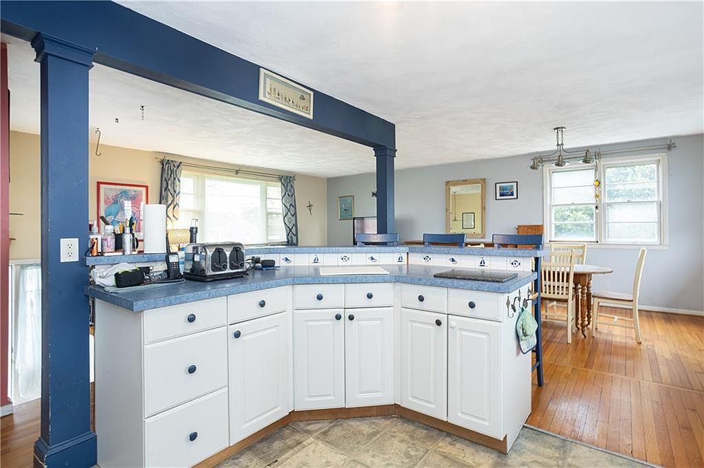 37 Squantum Dr Middletown, RI 02842 - Thumbnail 5