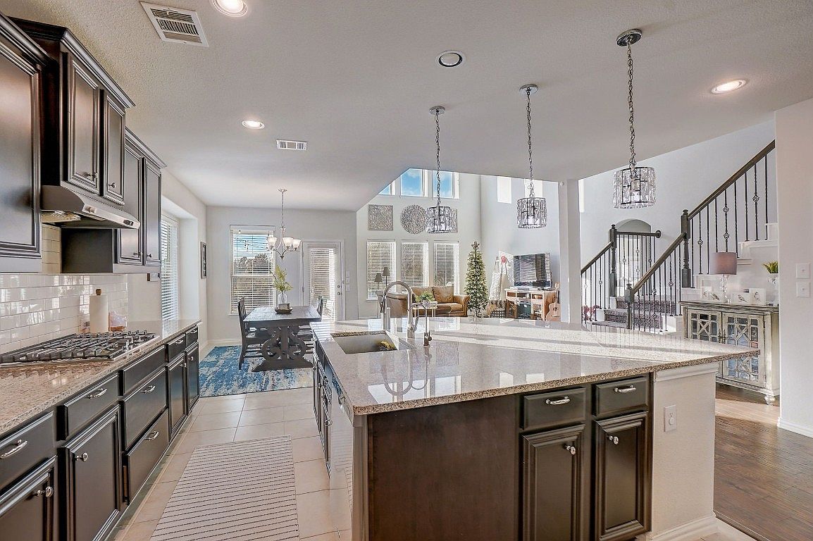 636 Lake Cove Dr Little Elm, TX 75068 - Thumbnail 5