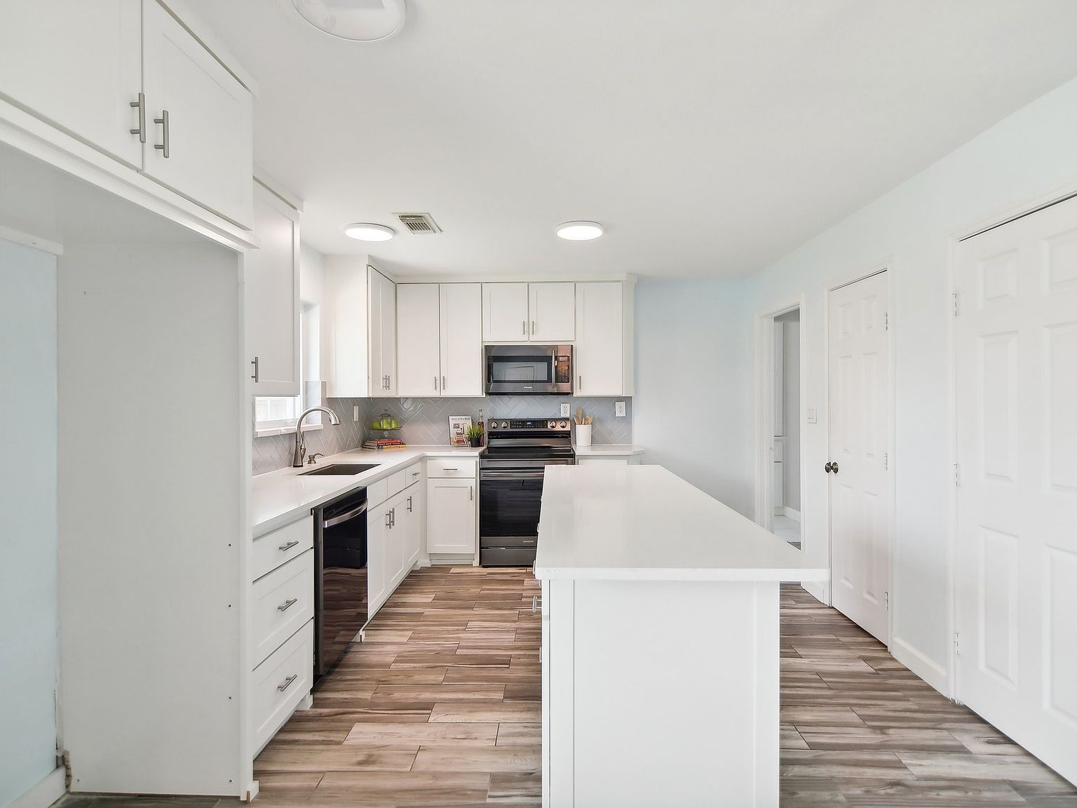 645 Woodcrest Ln Lakewood Village, TX 75068 - Thumbnail 5