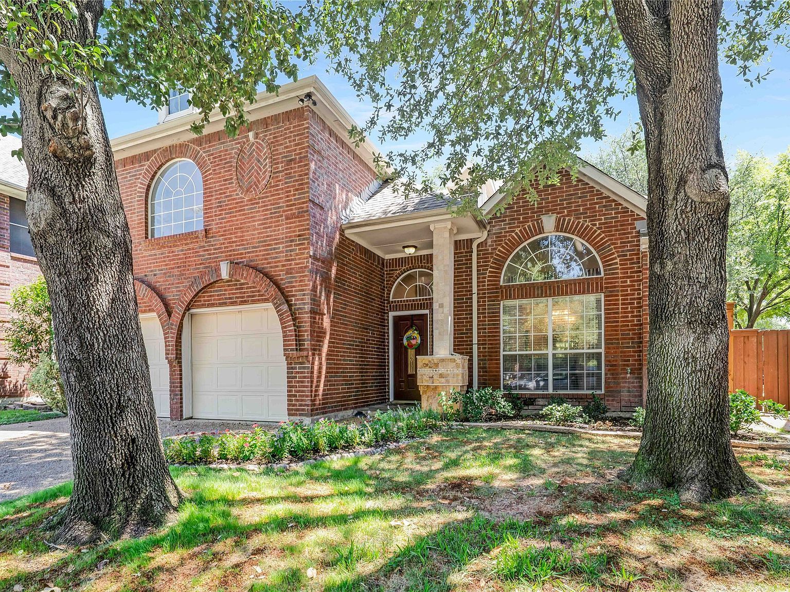9352 Riverwalk Ln Irving, TX 75063 - Thumbnail 5