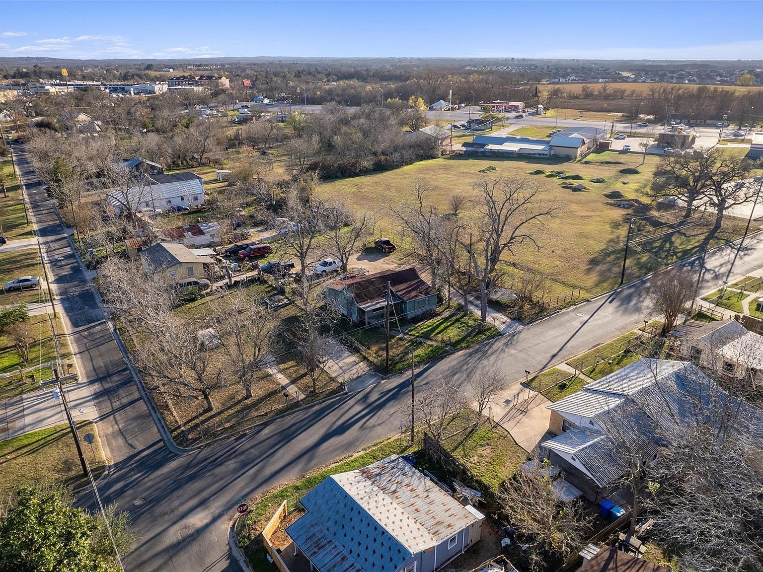 503 W Alamo St Elgin, TX 78621 - Thumbnail 5