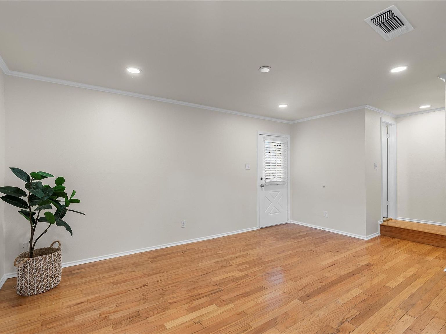 900 Taulbee Ln APT 109 Austin, TX 78757 - Thumbnail 5