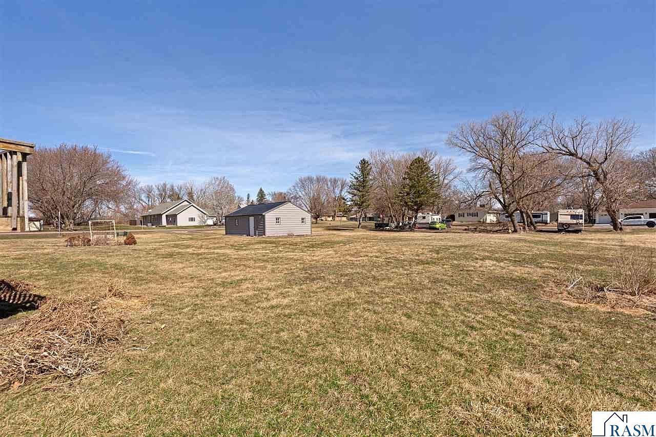 1010 5th St N Saint James, MN 56081 - Thumbnail 5