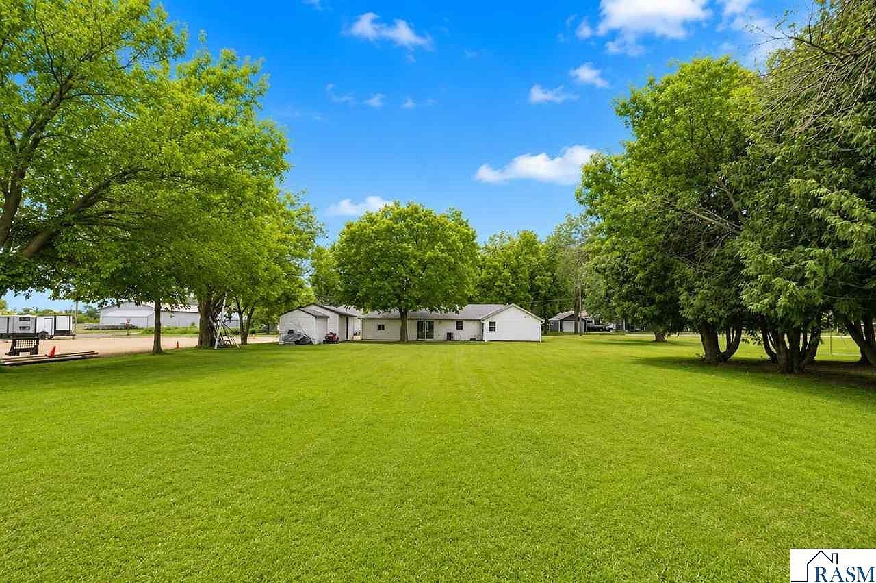 315 Buck Ave NE Madelia, MN 56062 - Thumbnail 5