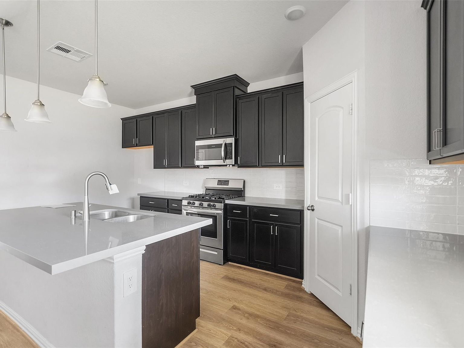 810 Spruce Pine Dr Willis, TX 77318 - Thumbnail 5