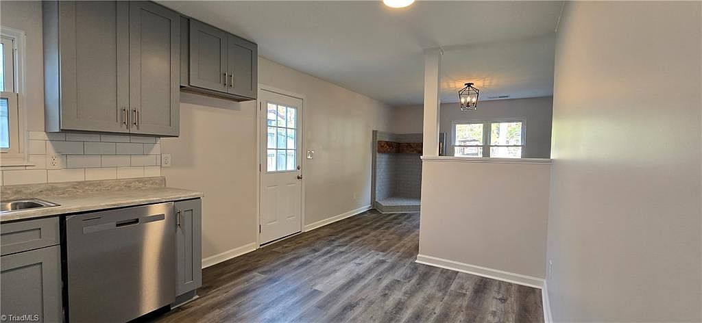 305 Spicewood Dr Greensboro, NC 27405 - Thumbnail 5