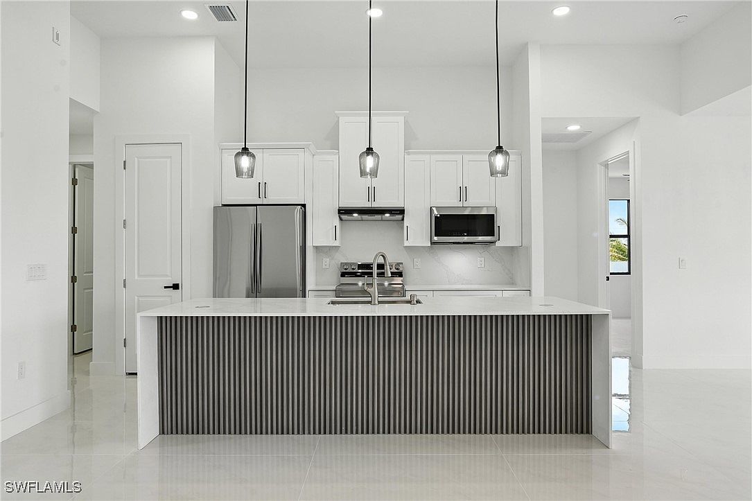 3205 Andalusia Blvd Cape Coral, FL 33909 - Thumbnail 5