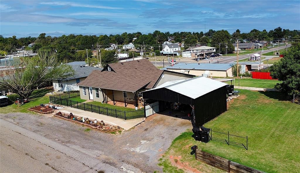 107 E Johnny Bench Binger, OK 73009 - Thumbnail 5