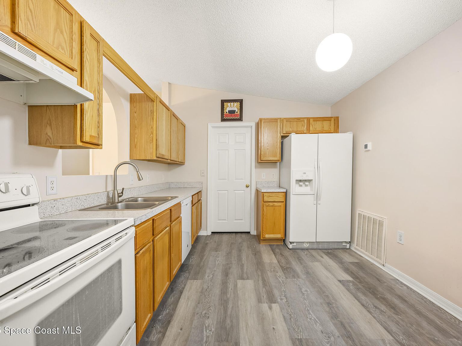 2268 Spring Creek Cir NE Palm Bay, FL 32905 - Thumbnail 5