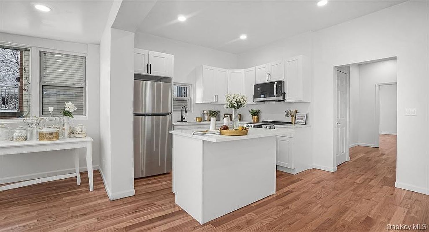 3412 Hunter Avenue, Bronx, NY 10475, USA - Thumbnail 5