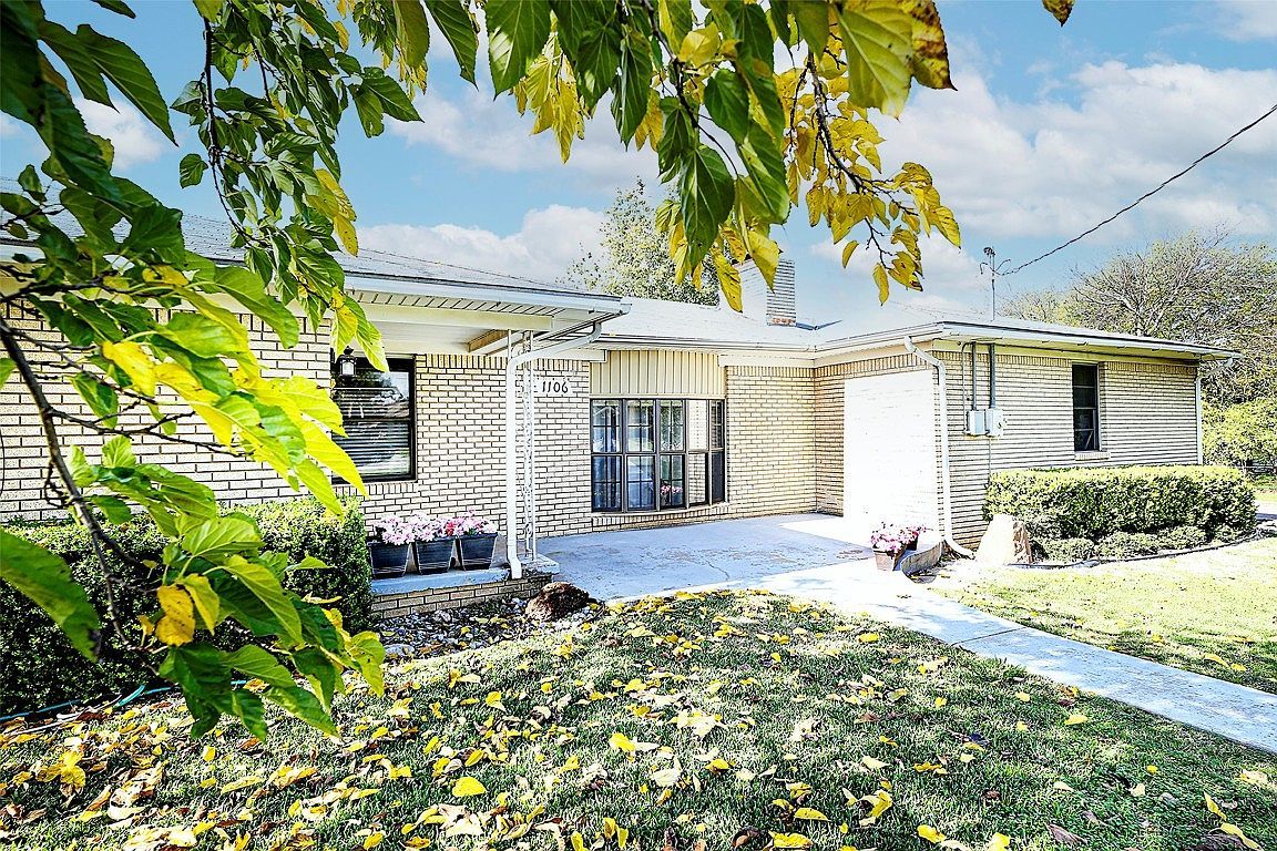 1106 Central Ave Bowie, TX 76230 - Thumbnail 5