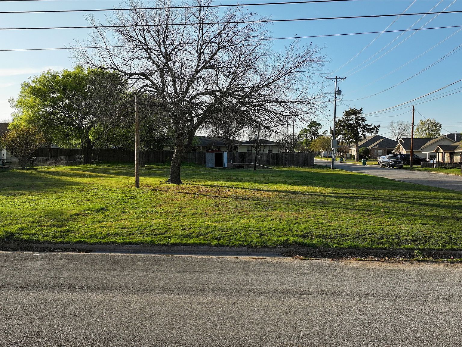 1112 Nugent St Bowie, TX 76230 - Thumbnail 5