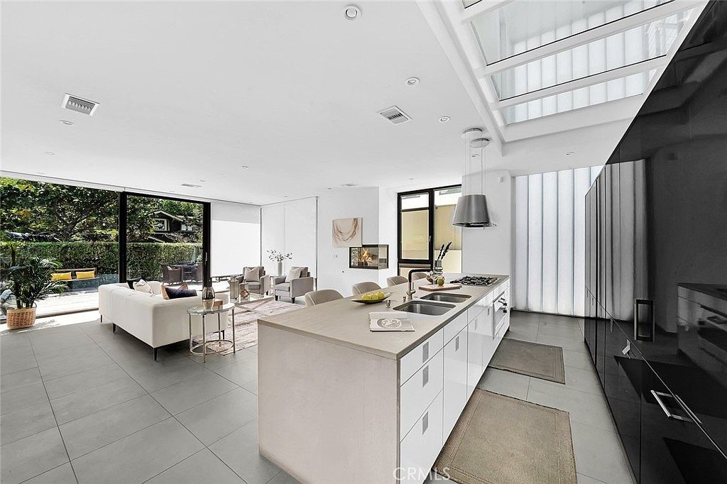 9 Temple Ave Long Beach, CA 90803 - Thumbnail 5