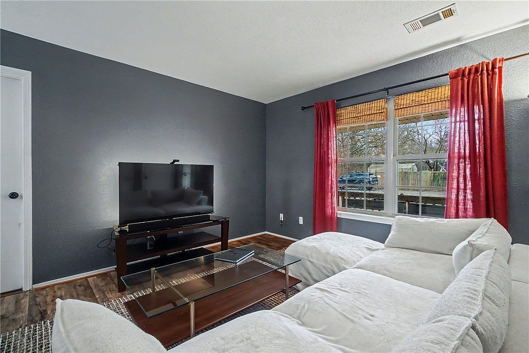 340 W Circle Dr Fayetteville, AR 72701 - Thumbnail 5